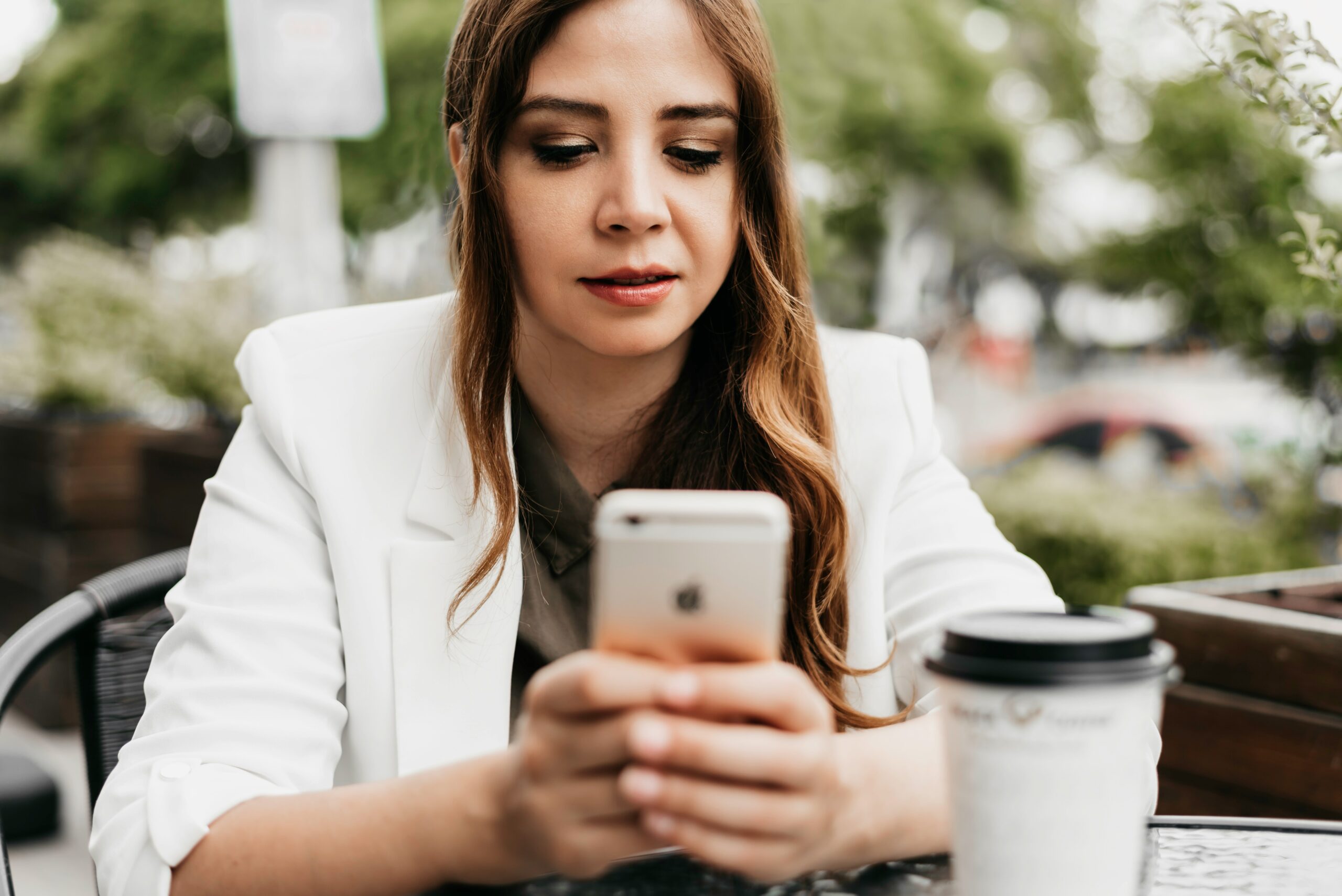 Podcaster learning how to post podcast snippets on Instagram | Lynelle Lillian